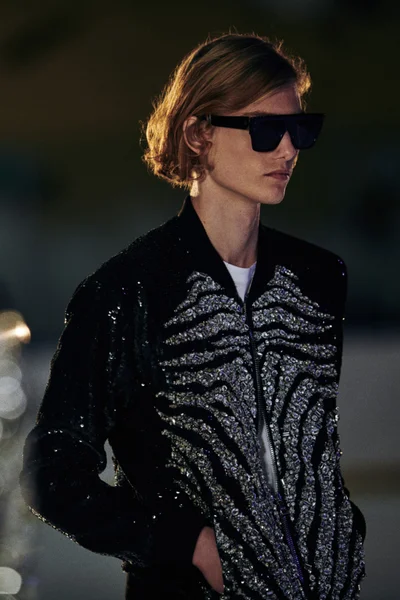 Look 28